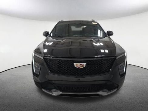 Used 2025 Cadillac XT4 Sport AWD/4WD image 2