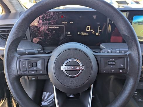 Certified 2025 Nissan Kicks SV image 27