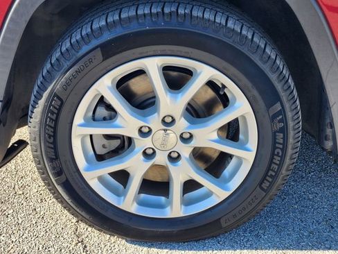 Used 2017 Jeep Cherokee Latitude w/ Comfort/Convenience Group image 8