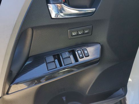 Used 2017 Toyota RAV4 Limited image 17