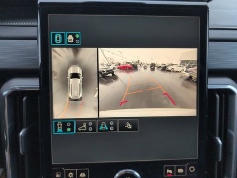 Used 2025 GMC Acadia Elevation image 28