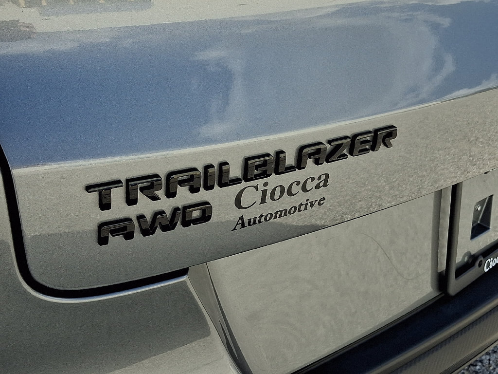 Used 2023 Chevrolet TrailBlazer RS w/ Convenience Package AWD/4WD image 30