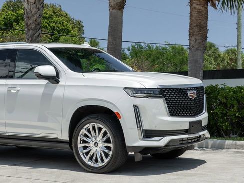 Used 2023 Cadillac Escalade Premium Luxury w/ Performance Package AWD/4WD image 11