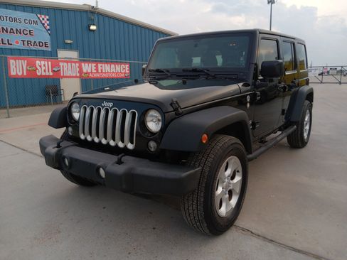 Used 2015 Jeep Wrangler Unlimited Sport w/ Connectivity Group AWD/4WD image 2