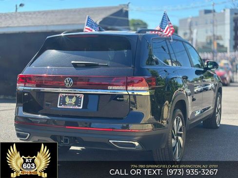 Used 2025 Volkswagen Atlas SE AWD/4WD image 6