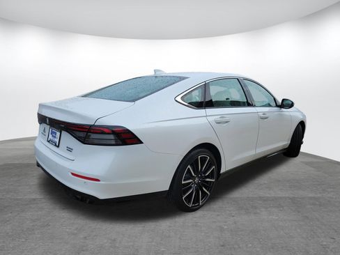 New 2026 Honda Accord Touring image 5
