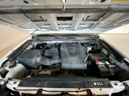 Used 2019 Toyota Tacoma TRD Sport w/ Technology Package AWD/4WD image 25