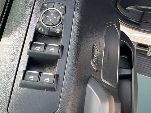 Used 2015 Ford F150 Platinum w/ Equipment Group 701A Luxury AWD/4WD image 13
