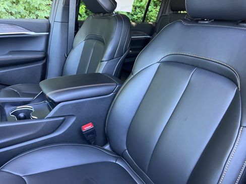 New 2026 Jeep Grand Cherokee L Limited AWD/4WD image 5