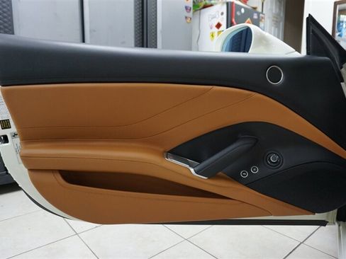 Used 2017 Ferrari California T RWD image 10