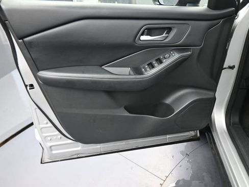 Used 2025 Nissan Rogue SV FWD image 20
