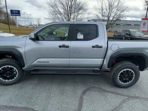 New 2025 Toyota Tacoma TRD Off-Road image 5