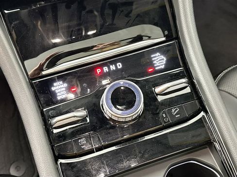 Used 2023 Jeep Grand Cherokee Overland image 16