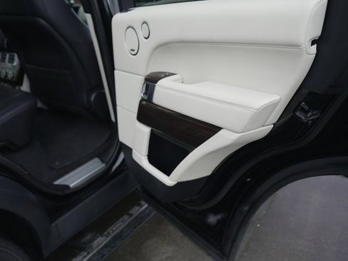 Used 2015 Land Rover Range Rover Supercharged image 34