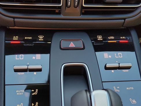 New 2026 Porsche Macan AWD/4WD image 34