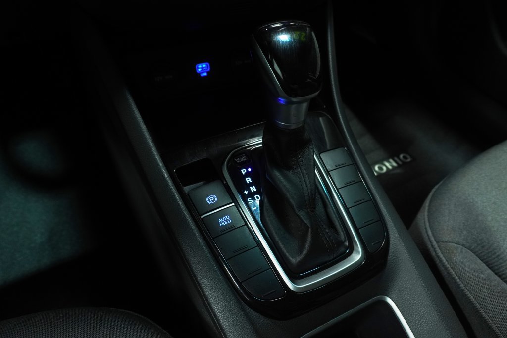 Used 2022 Hyundai Ioniq Blue FWD image 18
