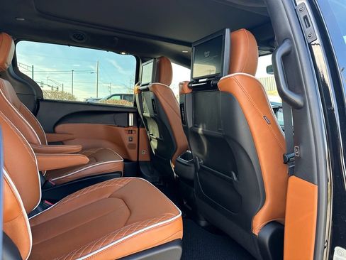 New 2026 Chrysler Pacifica Pinnacle AWD/4WD image 24