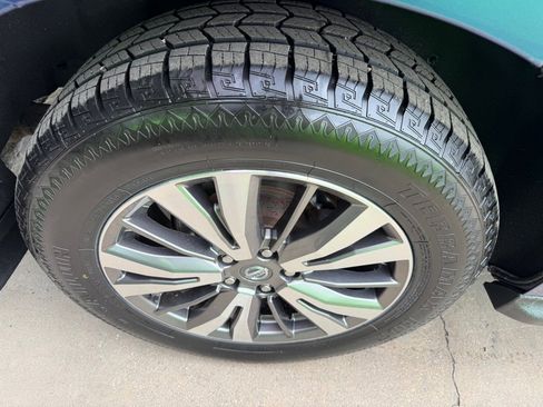 Used 2019 Nissan Pathfinder S AWD/4WD image 33