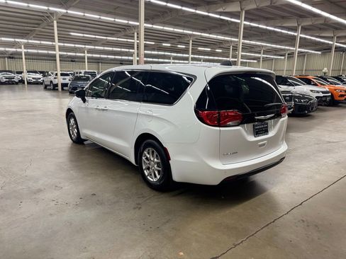 New 2026 Chrysler Voyager LX image 5