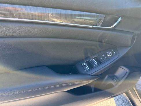 Used 2019 Honda Accord Sport image 10