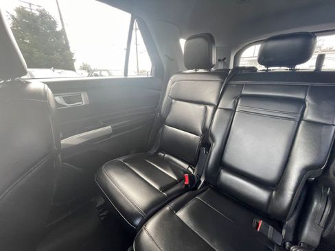 Used 2024 Ford Explorer XLT w/ Equipment Group 202A image 36