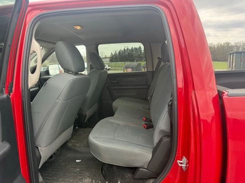 Used 2018 RAM 2500 Tradesman w/ Chrome Appearance Group image 11