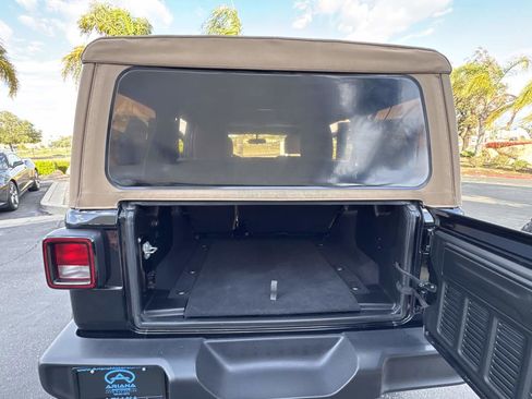 Used 2020 Jeep Wrangler Unlimited Sport image 23