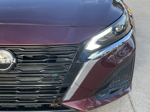 Used 2024 Nissan Altima 2.5 SV image 7