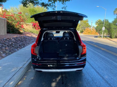 Used 2020 Volvo XC90 T6 Momentum image 4
