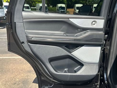 New 2026 Lincoln Navigator Black Label AWD/4WD image 22