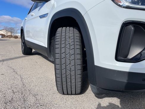 Used 2025 Volkswagen Atlas Cross Sport SE image 16