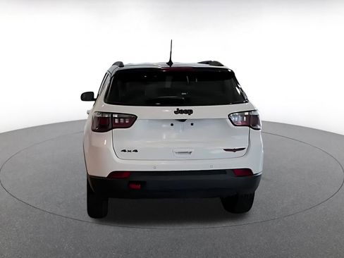 Used 2025 Jeep Compass Trailhawk AWD/4WD image 9