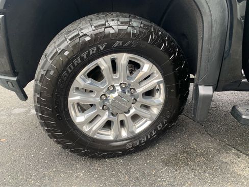 Used 2020 GMC Sierra 3500 Denali w/ Technology Package image 8