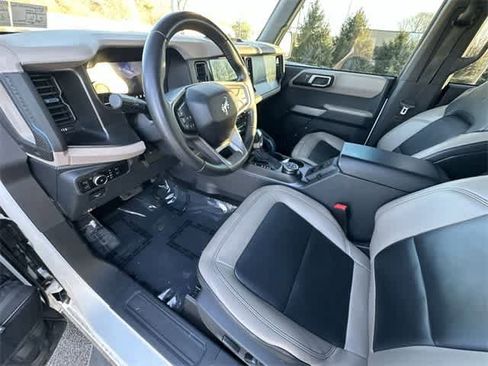 Used 2023 Ford Bronco Wildtrak image 16
