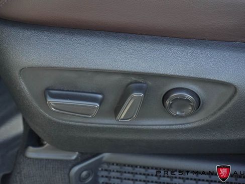 Used 2024 Toyota Sienna Platinum image 29