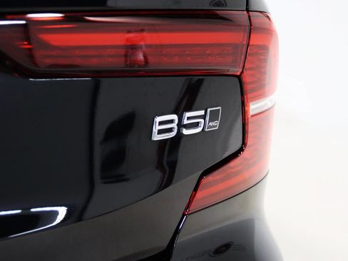 Used 2025 Volvo S60 B5 Core image 14