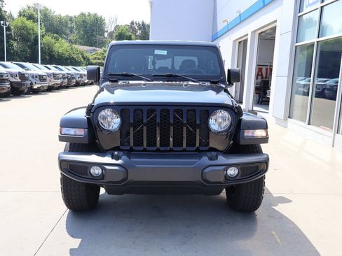 Used 2021 Jeep Gladiator Sport AWD/4WD image 5