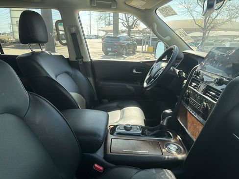 Used 2023 Nissan Armada SL w/ Captain's Chairs Package image 4