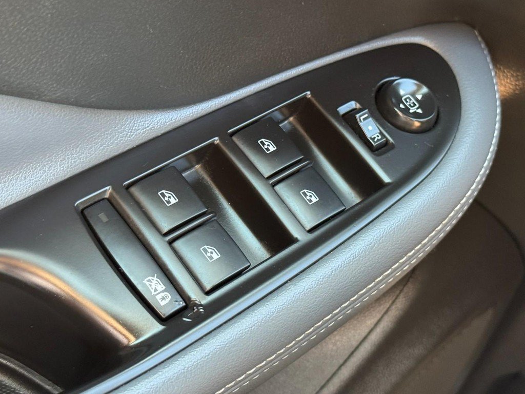 Used 2019 Buick Envision Essence AWD/4WD image 25