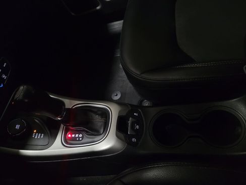 Used 2019 Jeep Compass Latitude w/ Popular Equipment Group image 26