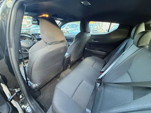 Used 2018 Toyota C-HR XLE image 24