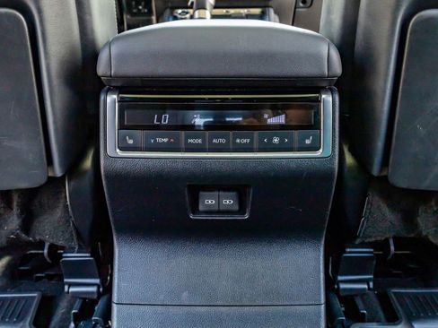 Used 2024 Lexus GX 550 image 33