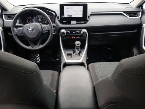 Used 2024 Toyota RAV4 XLE w/ Convenience Package image 10