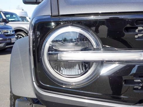 Used 2022 Ford Bronco Wildtrak image 3