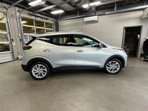 Used 2023 Chevrolet Bolt EUV LT w/ Driver Confidence Package FWD image 6