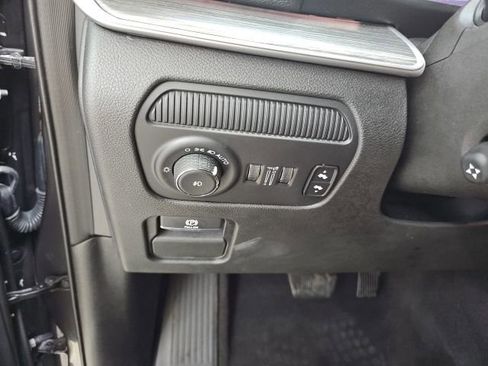 Used 2024 Jeep Wagoneer L Series II w/ Flexible Seating Group image 27