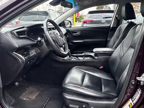 Used 2018 Toyota Avalon XLE Premium image 9