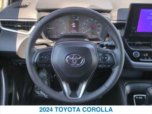 Used 2024 Toyota Corolla SE w/ SE Convenience Package FWD image 15