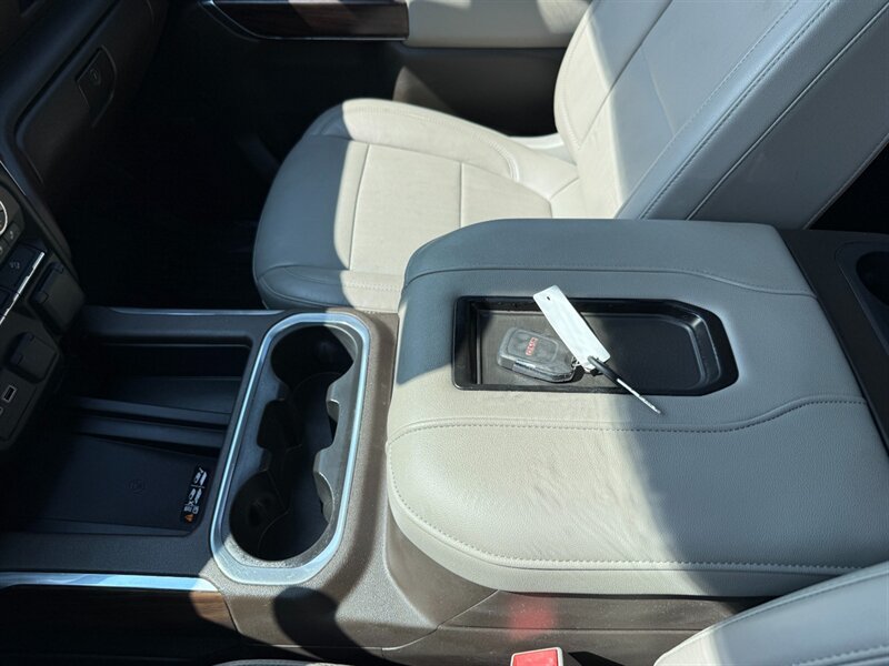 Used 2019 GMC Sierra 1500 SLT w/ SLT Premium Plus Package AWD/4WD image 21