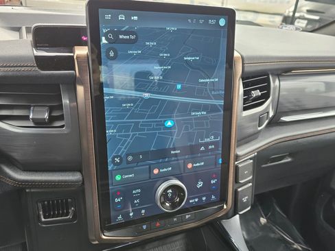 Used 2022 Ford F150 Lightning Lariat image 26